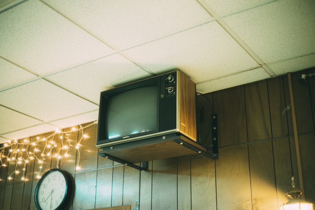 TV és Polc Felszerelés